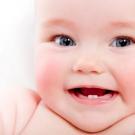 Когда режутся первые зубы у грудничков, младенцев?