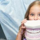 จัดฟันด้วยเหล็กจัดฟันในเด็ก - ความแตกต่างของการติดตั้งและค่าใช้จ่ายของขั้นตอน