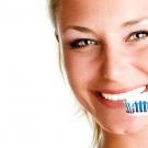 Kaip išgydyti kraujuojančias dantenas namuose: skalavimo priemonės, geliai, dantų pastos